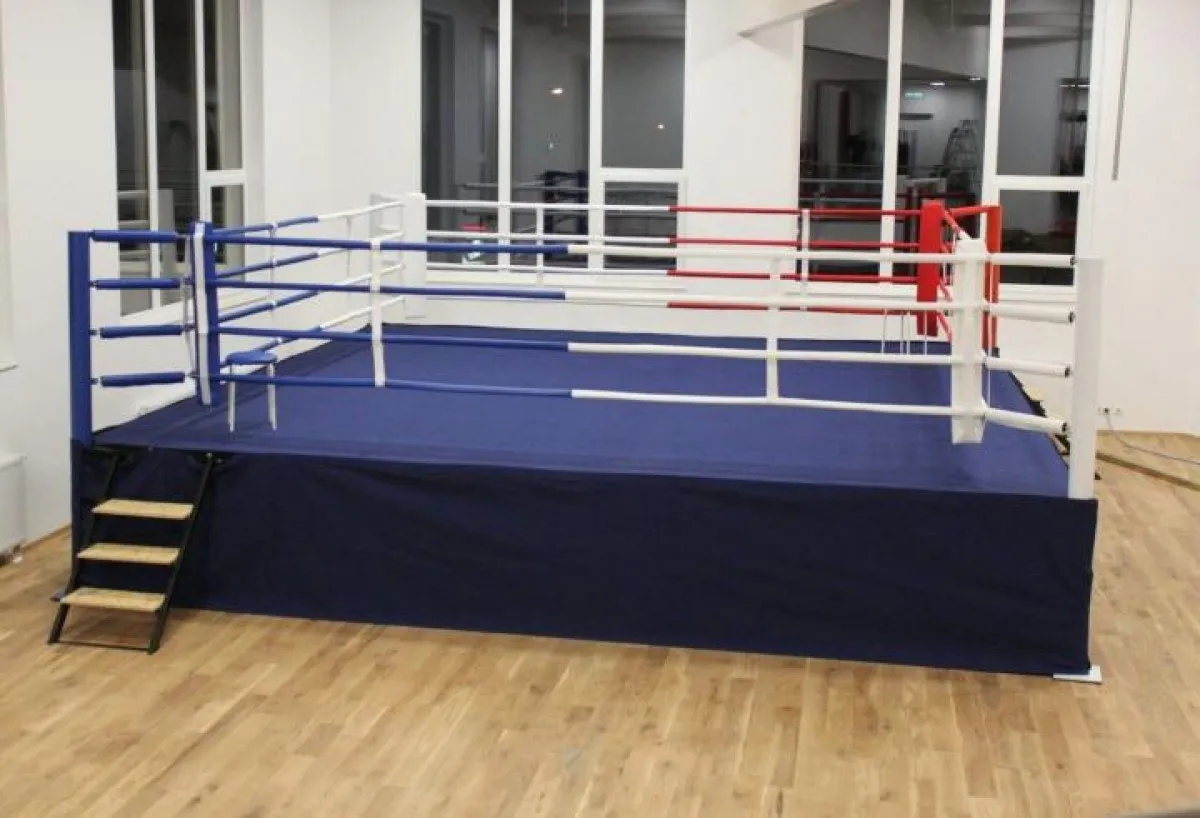 Boxring Hochring Podestring, außen ca. 7,50 x 7,50 m