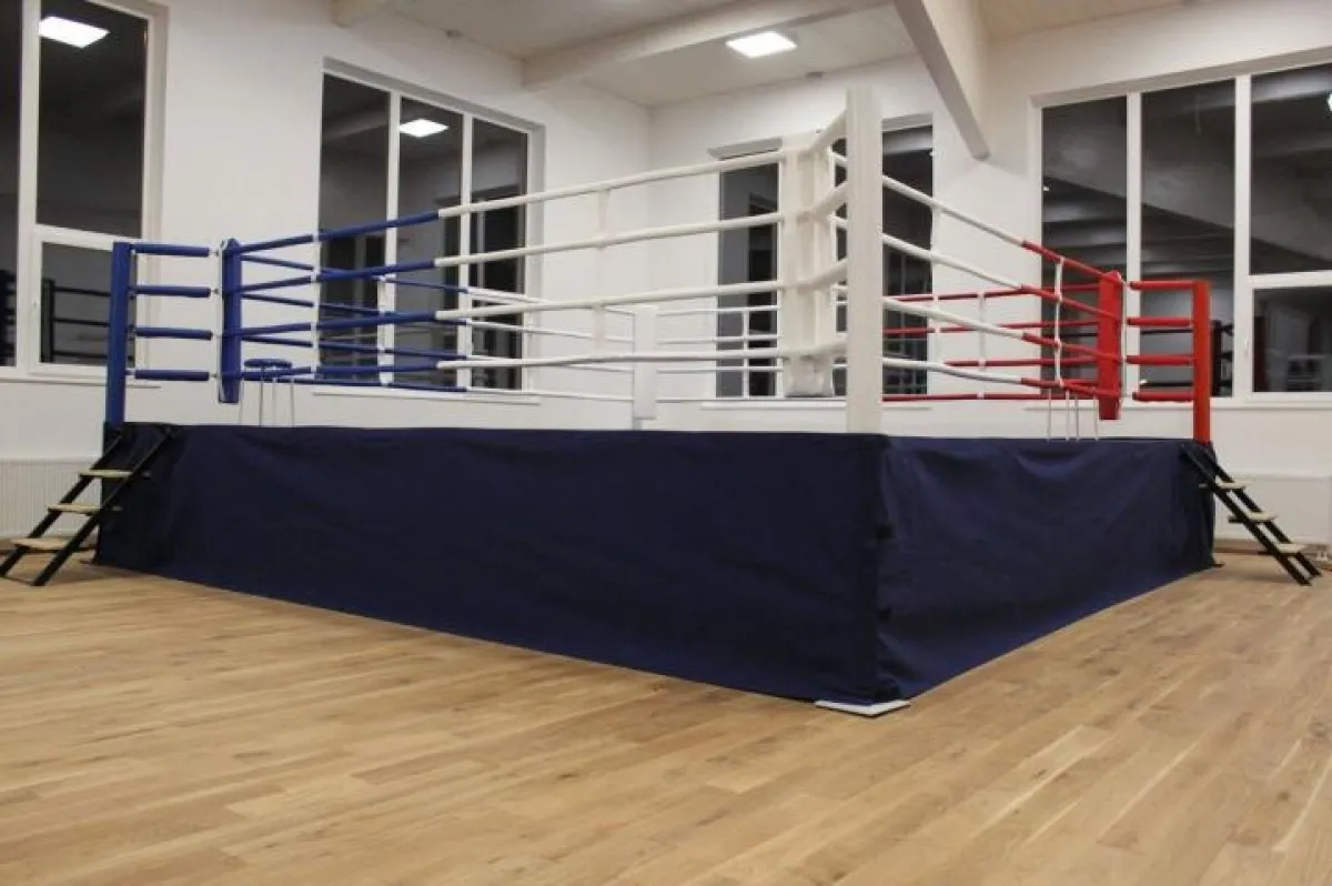 Boxring Hochring Podestring, außen ca. 6,50 x 6,50 m