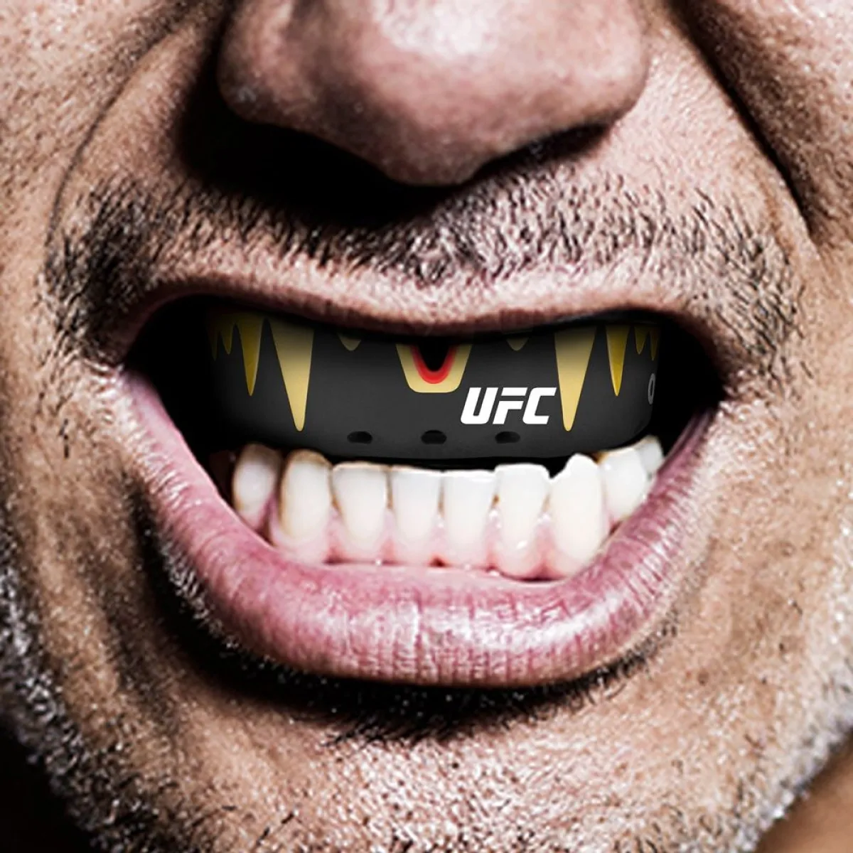 OPRO Zahnschutz UFC Platinum Fangzähne schwarz/gold