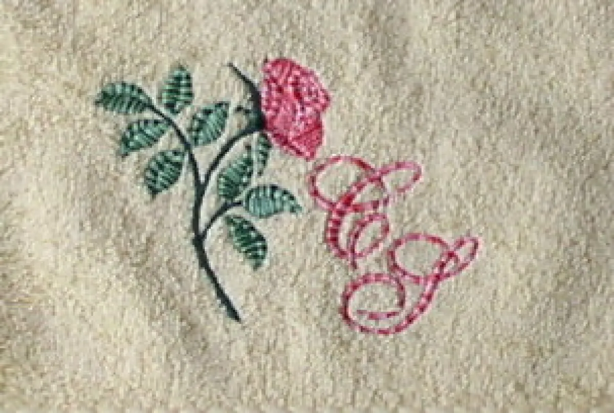 Dusch- und Handtücher mit Motiv "Blume mit Initialien"