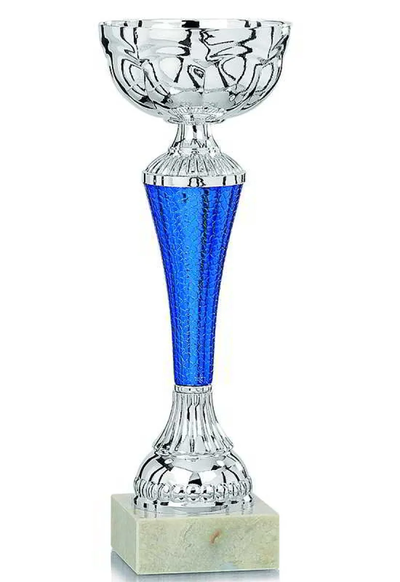 silbener Pokal mit blauen Pokalfuß