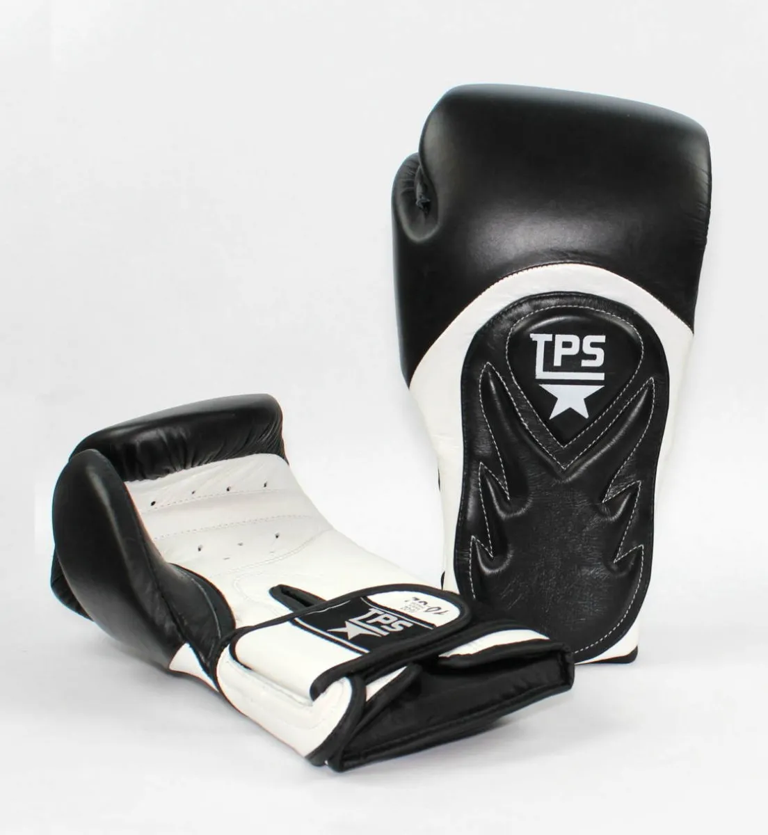 Boxing gloves BAT black/white