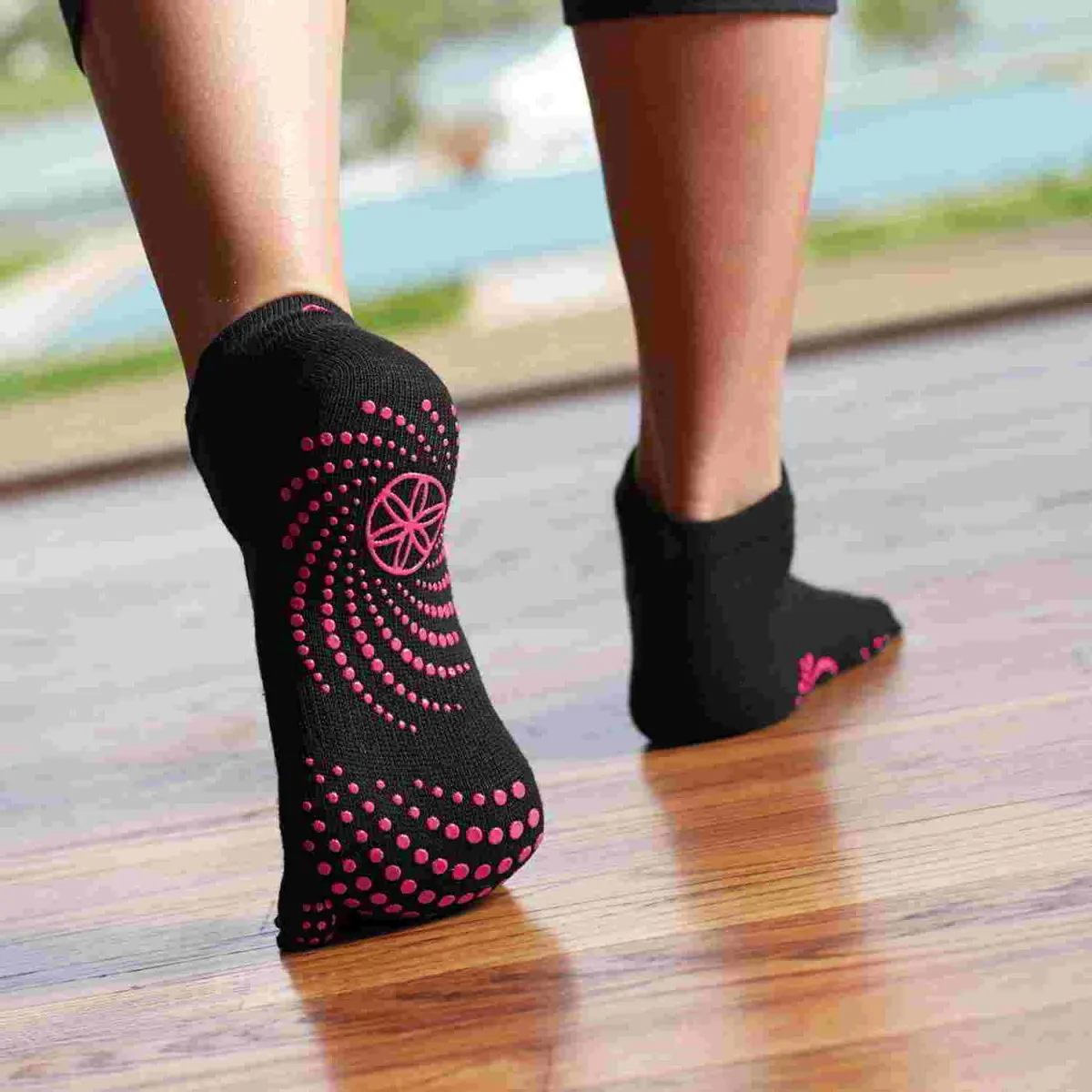 Chaussettes de yoga Gaiam Pink Chaussettes d orteils antiderapantes Grippy