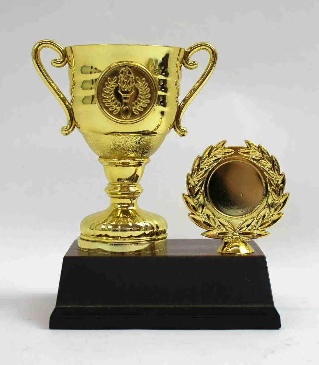 Pokal gold mit Lorbeerkranz 13 cm
