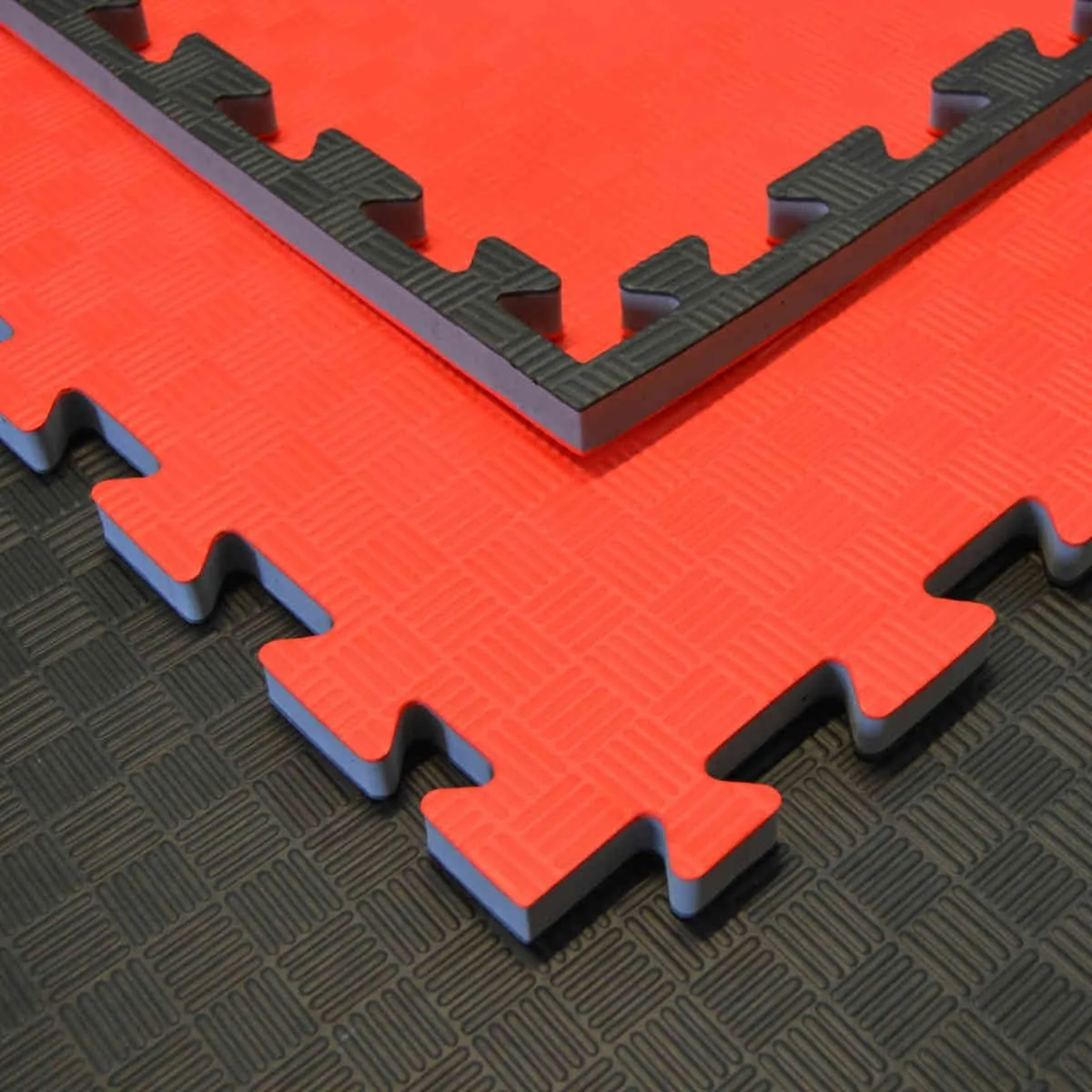Reversible mat Checkerd black/red - 100 x 100 x 2cm