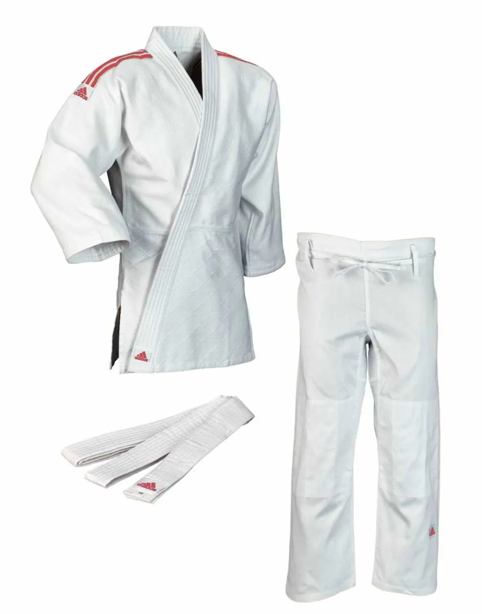 Traje de judo adidas Club con franjas rojas en los hombros
