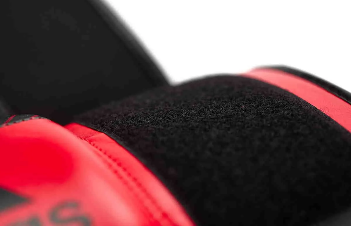 Gants de boxe adidas Compétition cuir rouge|noir 10 OZ