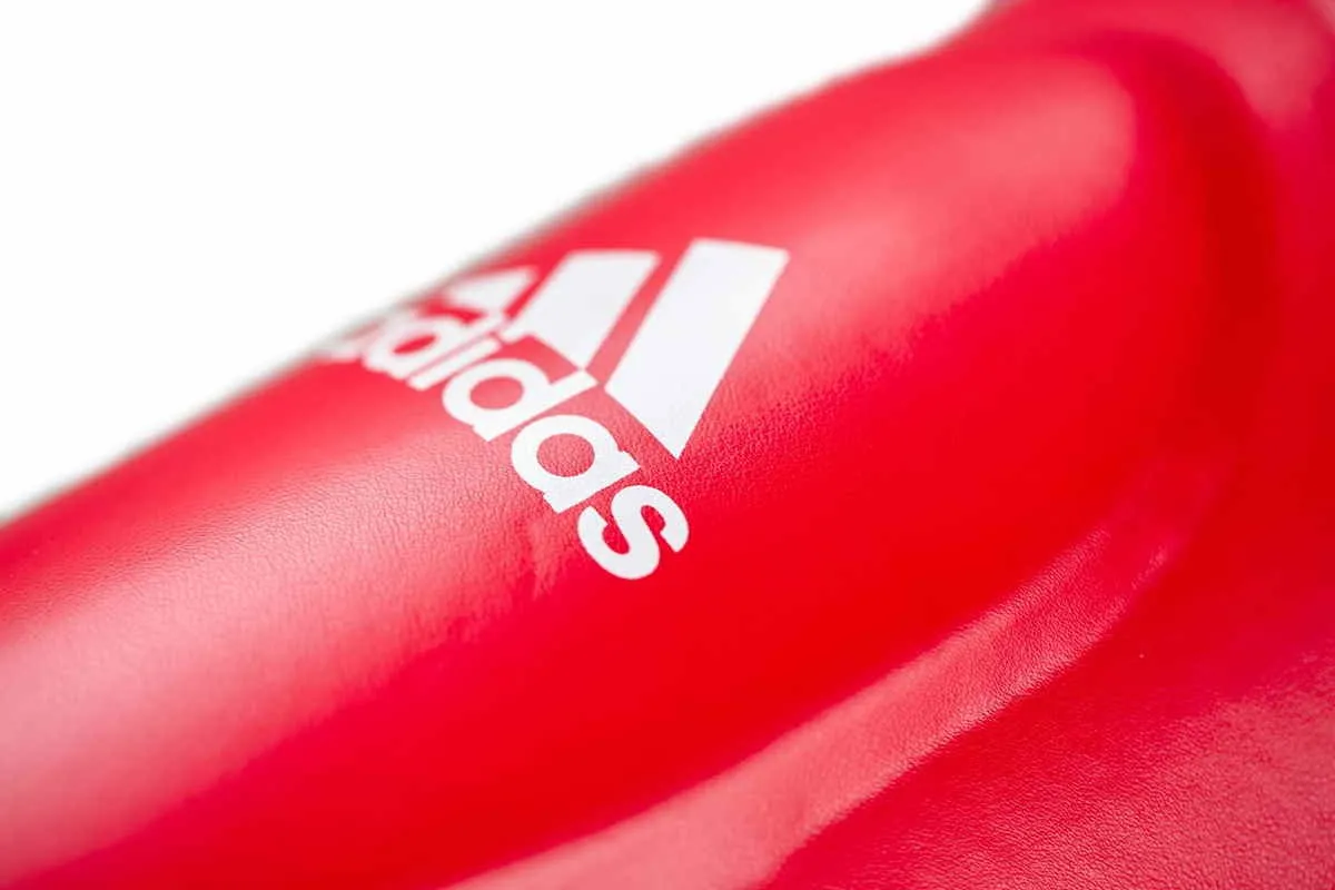 adidas Super-Pro Kickboxen Schienbein-Spannschutz rot|weiß