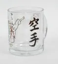 Taza de cristal con motivo de figura de karate